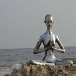estatua que simboliza los beneficios de la meditación