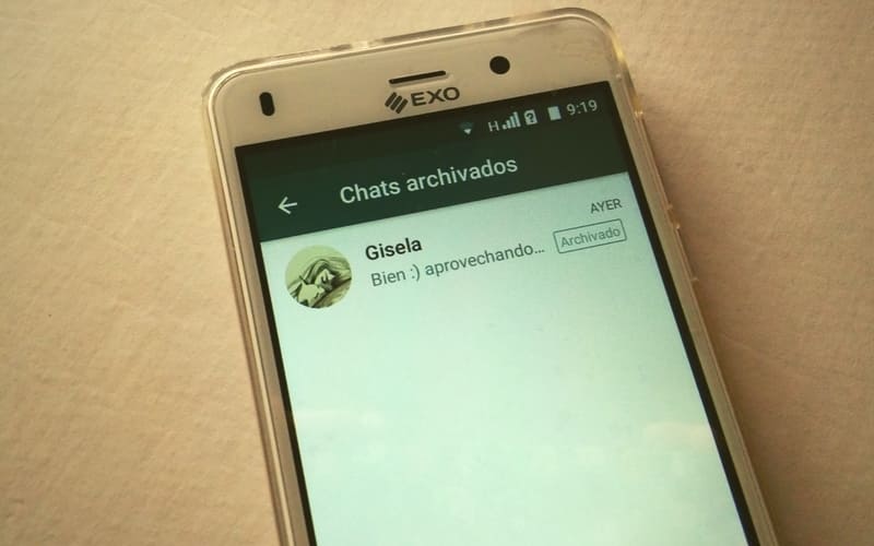 como archivar chat en whatsapp